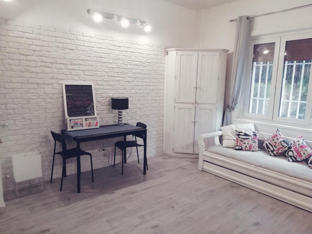 White Apartment Rome Exterior photo