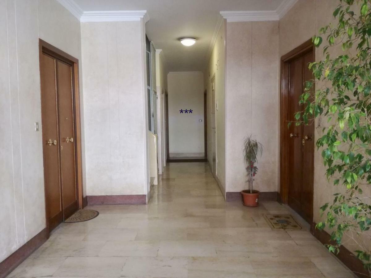 White Apartment Rome Exterior photo